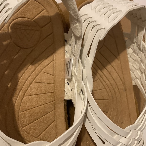 NWT Malibu Canyon Sandals - Picture 9 of 9